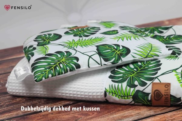 FENSILO BABY DEKEN Set bevat: 1 x plat kussen: 30 x 30 cm 1x deken: 75x100cm Materiaal: coating: 100% katoen, vulling - 100% polyester