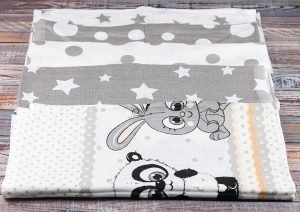 Baby Mulltücher; Mullwindeln; Spucktücher; fensilo; mulltücher baby; mulltücher baby mädchen; spucktücher baby; spucktücher baby mädchen; spucktuch junge; Fensilo baby; Fensilo baby blanket; blanket; baby blanket; newborn; object; knitted; top view; Fensilo.com; white blanket; white; background; beautiful; indoors; sheet; cover; fabric; wash; cushion; bed; polyester; satin; protection; swaddle blanket; comfortable; cotton; hypoallergenic; cute; design; washable; warm; comfy; care; soft; bedroom; set; size; crib; baby crib; outdoor; playground; vacation; park; sleep; colorful; breathable; layers; 2 layers; premium; materials; premium materials; high-quality; quality; unisex; 10 set blankets; grau; gray; white; stars; panda; bear; cute animals