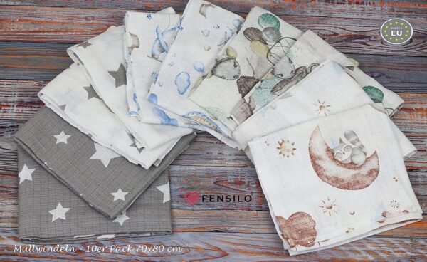 Baby Mulltücher; Mullwindeln; Spucktücher; fensilo; mulltücher baby; mulltücher baby mädchen; spucktücher baby; spucktücher baby mädchen; spucktuch junge; Fensilo baby; Fensilo baby blanket; blanket; baby blanket; newborn; object; knitted; top view; Fensilo.com; white blanket; white; background; beautiful; indoors; sheet; cover; fabric; wash; cushion; bed; polyester; satin; protection; swaddle blanket; comfortable; cotton; hypoallergenic; cute; design; washable; warm; comfy; care; soft; bedroom; set; size; crib; baby crib; outdoor; playground; vacation; park; sleep; colorful; breathable; layers; 2 layers; premium; materials; premium materials; high-quality; quality; unisex; 10 set blankets; gray; grau; mouse; girrafe; balloon; stars;