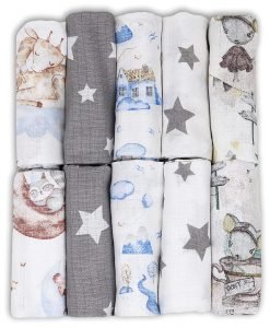 Baby Mulltücher; Mullwindeln; Spucktücher; fensilo; mulltücher baby; mulltücher baby mädchen; spucktücher baby; spucktücher baby mädchen; spucktuch junge; Fensilo baby; Fensilo baby blanket; blanket; baby blanket; newborn; object; knitted; top view; Fensilo.com; white blanket; white; background; beautiful; indoors; sheet; cover; fabric; wash; cushion; bed; polyester; satin; protection; swaddle blanket; comfortable; cotton; hypoallergenic; cute; design; washable; warm; comfy; care; soft; bedroom; set; size; crib; baby crib; outdoor; playground; vacation; park; sleep; colorful; breathable; layers; 2 layers; premium; materials; premium materials; high-quality; quality; unisex; 10 set blankets; gray; grau; mouse; girrafe; balloon; stars;