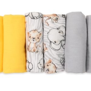 Baby Mulltücher; Mullwindeln; Spucktücher; fensilo; mulltücher baby; mulltücher baby mädchen; spucktücher baby; spucktücher baby mädchen; spucktuch junge; Fensilo baby; Fensilo baby blanket; blanket; baby blanket; newborn; object; knitted; top view; Fensilo.com; white blanket; white; background; beautiful; indoors; sheet; cover; fabric; wash; cushion; bed; polyester; satin; protection; swaddle blanket; comfortable; cotton; hypoallergenic; cute; design; washable; warm; comfy; care; soft; bedroom; set; size; crib; baby crib; outdoor; playground; vacation; park; sleep; colorful; breathable; layers; 2 layers; premium; materials; premium materials; high-quality; quality; unisex; 6 set blankets; Yellow; Gray; Cute animals; adorable animals; baby elephant; baby lion;