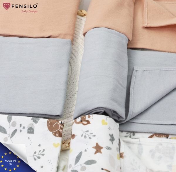 Baby Mulltücher; Mullwindeln; Spucktücher; fensilo; mulltücher baby; mulltücher baby mädchen; spucktücher baby; spucktücher baby mädchen; spucktuch junge; Fensilo baby; Fensilo baby blanket; blanket; baby blanket; newborn; object; knitted; top view; Fensilo.com; white blanket; white; background; beautiful; indoors; sheet; cover; fabric; wash; cushion; bed; polyester; satin; protection; swaddle blanket; comfortable; cotton; hypoallergenic; cute; design; washable; warm; comfy; care; soft; bedroom; set; size; crib; baby crib; outdoor; playground; vacation; park; sleep; colorful; breathable; layers; 2 layers; premium; materials; premium materials; high-quality; quality; unisex; 6 set blankets; Gray; Brown; animal design; adorable animals; cute animals; deer; indian hut; leaves;