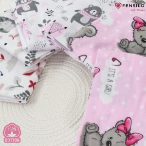 Baby Mulltücher; Mullwindeln; Spucktücher; fensilo; mulltücher baby; mulltücher baby mädchen; spucktücher baby; spucktücher baby mädchen; spucktuch junge; Fensilo baby; Fensilo baby blanket; blanket; baby blanket; newborn; object; knitted; top view; Fensilo.com; white blanket; white; background; beautiful; indoors; sheet; cover; fabric; wash; cushion; bed; polyester; satin; protection; swaddle blanket; comfortable; cotton; hypoallergenic; cute; design; washable; warm; comfy; care; soft; bedroom; set; size; crib; baby crib; outdoor; playground; vacation; park; sleep; colorful; breathable; layers; 2 layers; premium; materials; premium materials; high-quality; quality; unisex; 6 set blankets; girly; women; girl; pink; adorable animals; cute animals; bear; squirrel; rabbit; forest animals; maternity; pregnant;