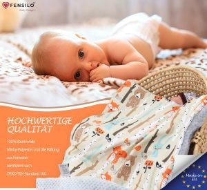 Baby Mulltücher; Mullwindeln; Spucktücher; fensilo; mulltücher baby; mulltücher baby mädchen; spucktücher baby; spucktücher baby mädchen; spucktuch junge; Fensilo baby; Fensilo baby blanket; blanket; baby blanket; newborn; object; knitted; top view; Fensilo.com; white blanket; white; background; beautiful; indoors; sheet; cover; fabric; wash; cushion; bed; polyester; satin; protection; swaddle blanket; comfortable; cotton; hypoallergenic; cute; design; washable; warm; comfy; care; soft; bedroom; set; size; crib; baby crib; outdoor; playground; vacation; park; sleep; colorful; breathable; layers; 2 layers; premium; materials; premium materials; high-quality; quality; unisex; large blanket; wide blanket; long; wide; comfortable blanket; adorable design; adorable animals; lovely animals; luxurious design; bear; fox; porcupine;