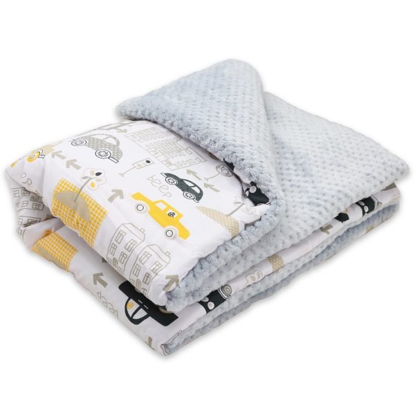 Baby Mulltücher; Mullwindeln; Spucktücher; fensilo; mulltücher baby; mulltücher baby mädchen; spucktücher baby; spucktücher baby mädchen; spucktuch junge; Fensilo baby; Fensilo baby blanket; blanket; baby blanket; newborn; object; knitted; top view; Fensilo.com; white blanket; white; background; beautiful; indoors; sheet; cover; fabric; wash; cushion; bed; polyester; satin; protection; swaddle blanket; comfortable; cotton; hypoallergenic; cute; design; washable; warm; comfy; care; soft; bedroom; set; size; crib; baby crib; outdoor; playground; vacation; park; sleep; colorful; breathable; layers; 2 layers; premium; materials; premium materials; high-quality; quality; unisex; large blanket; wide blanket; long; wide; comfortable blanket; adorable design; cars; city design; trees; buildings; animated city;