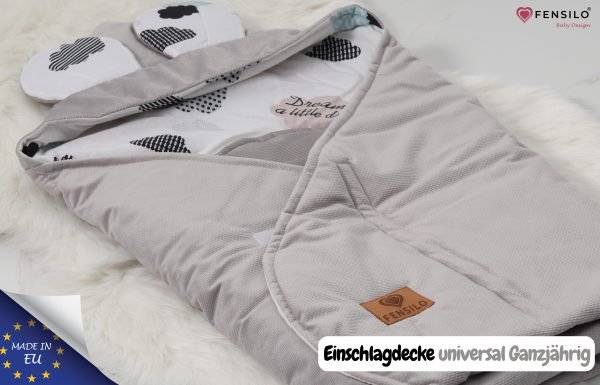 Baby Mulltücher; Mullwindeln; Spucktücher; fensilo; mulltücher baby; mulltücher baby mädchen; spucktücher baby; spucktücher baby mädchen; spucktuch junge; Fensilo baby; Fensilo baby blanket; blanket; baby blanket; newborn; object; knitted; top view; Fensilo.com; background; beautiful; indoors; sheet; cover; fabric; wash; cushion; bed; polyester; satin; protection; swaddle blanket; comfortable; cotton; hypoallergenic; cute; design; washable; warm; comfy; care; soft; bedroom; set; size; baby pillow; crib; baby crib; outdoor; playground; vacation; park; sleep; colorful; breathable; layers; 2 layers; premium; materials; premium materials; high-quality; quality; indoor; boy; boy blanket; baby boy; bear; animals; adorable; high quality;