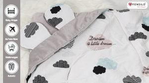 Baby Mulltücher; Mullwindeln; Spucktücher; fensilo; mulltücher baby; mulltücher baby mädchen; spucktücher baby; spucktücher baby mädchen; spucktuch junge; Fensilo baby; Fensilo baby blanket; blanket; baby blanket; newborn; object; knitted; top view; Fensilo.com; background; beautiful; indoors; sheet; cover; fabric; wash; cushion; bed; polyester; satin; protection; swaddle blanket; comfortable; cotton; hypoallergenic; cute; design; washable; warm; comfy; care; soft; bedroom; set; size; baby pillow; crib; baby crib; outdoor; playground; vacation; park; sleep; colorful; breathable; layers; 2 layers; premium; materials; premium materials; high-quality; quality; indoor; boy; boy blanket; baby boy; bear; animals; adorable; high quality;