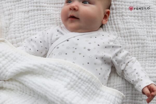 FENSILO Muildoeken voor baby's, verpakking van 5 stuks, spuugdoeken voor baby's, 6 lagen, 70 x 70 cm, absorberende gaasluiers | stoffen luiers getest op schadelijke stoffen, spuugdoeken voor jongens - Image 4